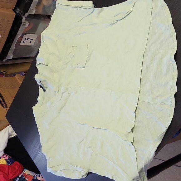 La La Land Creative Co Green High Low Hem Small Front Pocket T-Shirt Size Large - Picture 4 of 9